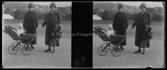 Frauen mit Kinderwagen