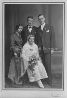 Gruppenporträt, Hochzeit (Gustav Huber, Braut und Trauzeugen; Frau links: Margareta Huber)