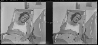 Frau auf einem Liegestuhl (Anna Feuerstein-Huber 1900-1985)