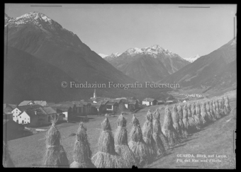 Guarda, Blick auf Lavin, Piz del Ras und Flüela