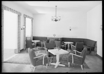 Salon mit Salontischen