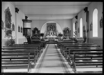 Kirche Innenaufnahme mit Altar