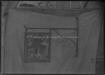 Ausleger mit Schild