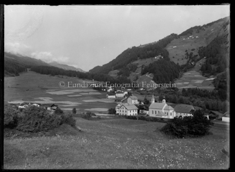 Landschaftsaufnahme mit Dorf Valchava
