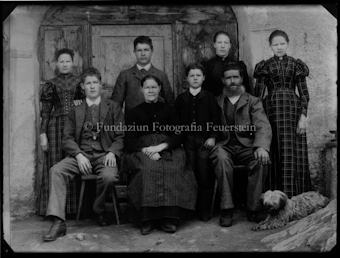Familienporträt dreier Generationen 