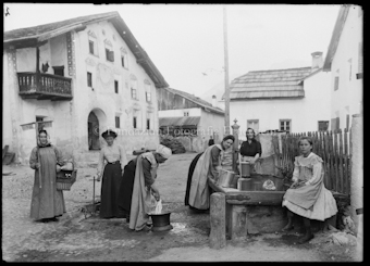 Frauen bei der Wäsche