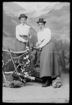 Porträt von zwei Frauen