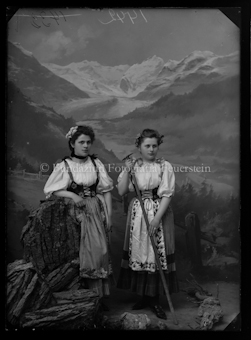 Porträt zweier Damen