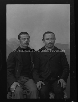 Diverse Porträts und Gruppenbilder