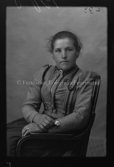 Diverse Porträts und Gruppenbilder