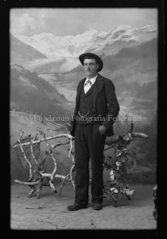 Diverse Porträts und Gruppenbilder