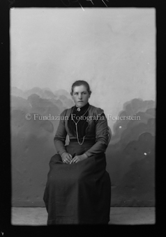 Diverse Porträts und Gruppenbilder