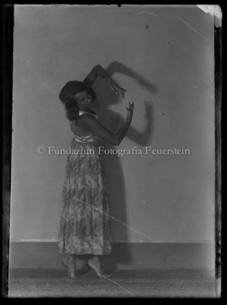 Tanzende Frau