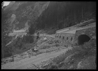 Zwei Tunnels der Samnaunerstrasse