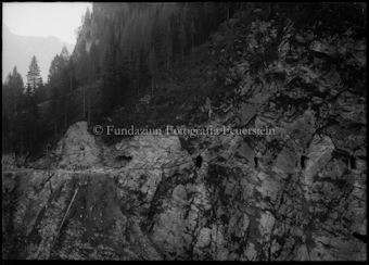 Blick auf gesprengtes Tunnel