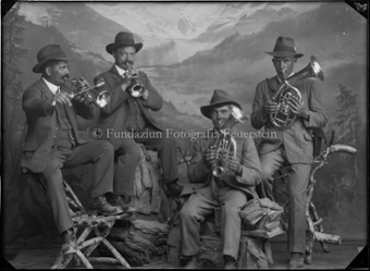 Vier Musikanten beim Spiel