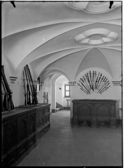 Gewehre und Schwerter