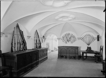 Gewehre und Schwerter