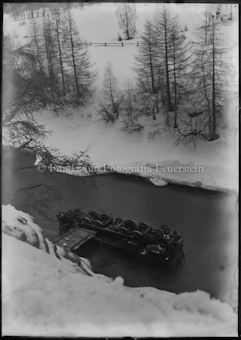 Eisenbahn im Fluss