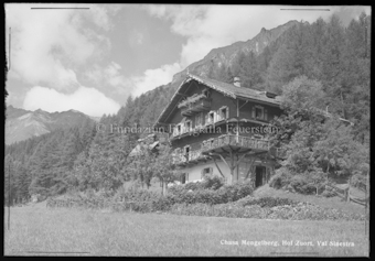 Chasa Mengelberg, Hof Zuort