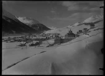 Elektr. Bahn Bevers-Scuol-Tarasp (Schloss Tarasp m. Pisoc)