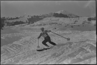 Skifahrer in Scuol, Zuoz