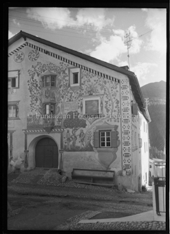 Bemalte Fassade Wohnhaus