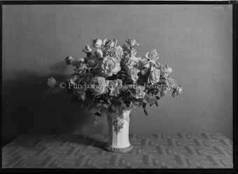 Vase mit Rosen