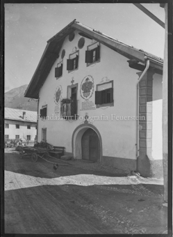 Bemalte Fassade Wohnhaus