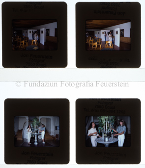 Werbeaufnahme, Innenaufnahme, 2 Frauen an Tisch