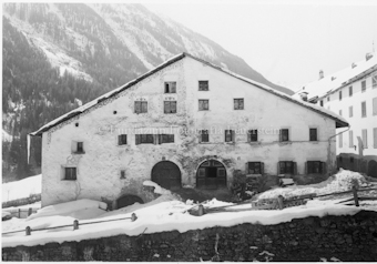 Lavin, Doppelhaus