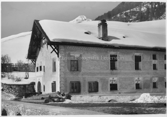 Lavin, Doppelhaus