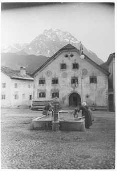 Scuol, Dorfplatz