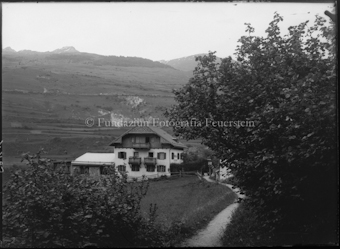 Haus an Bach