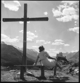 Fräulein Riesen beim Kreuzberg, Blick gegen Schloss Tarasp