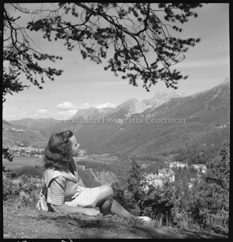 Fräulein Koller, Blick auf Vulpera, Scuol und Sent