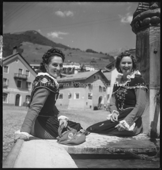 Trachten, Klärli Enderlin und Sabine Winkler