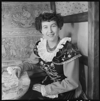 Stasia Biert in Sonntagstracht (Aldier)