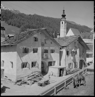 Wohnhäuser und Kirche