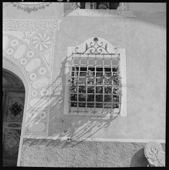 Scuol, Gitterfenster Haus Stocker