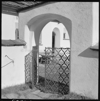 Kirche Eingang S-charl