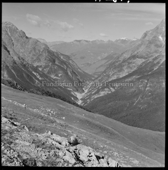 Mot Tavrü mit S-charltal, Blick gegen Scuol