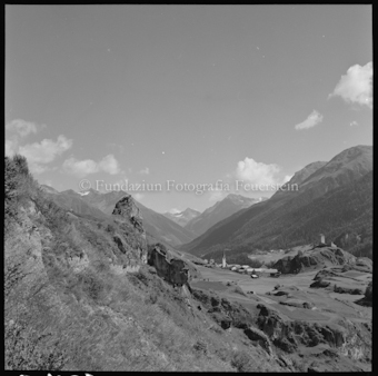 Entfernt sichtbares Dorf