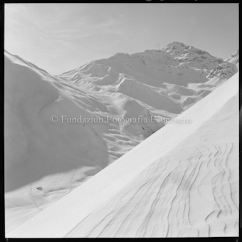 Verschneite Berglandschaft