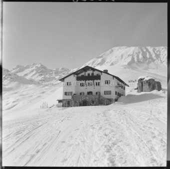 Haus neben Skipiste