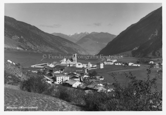 Müstair, Dorfansicht mit Koster