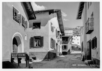 Dorfgasse in Scuol