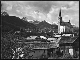 Scuol Kirche mit Vulpera