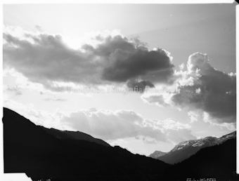 Motiv, Berglandschaft mit Wolkenformationen