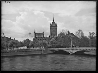 Landesmuseum Zürich, Walchebrücke, über die Limmat fotografiert